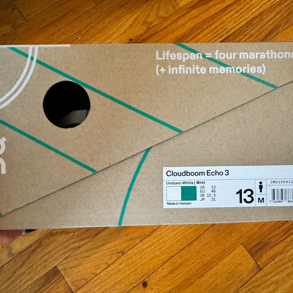 On Cloudboom Echo 3 Running Shoes - Undyed White and Mint